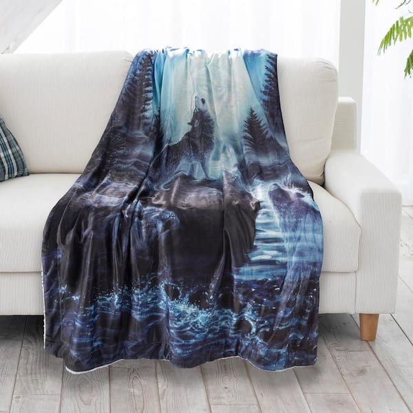 Howling Multicolored Throw Blanket