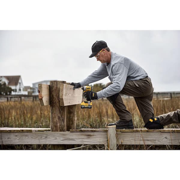 DEWALT - 20V MAX Lithium-Ion Cordless 1/4 in. Impact Driver Kit with 8 Ah Battery and Charger