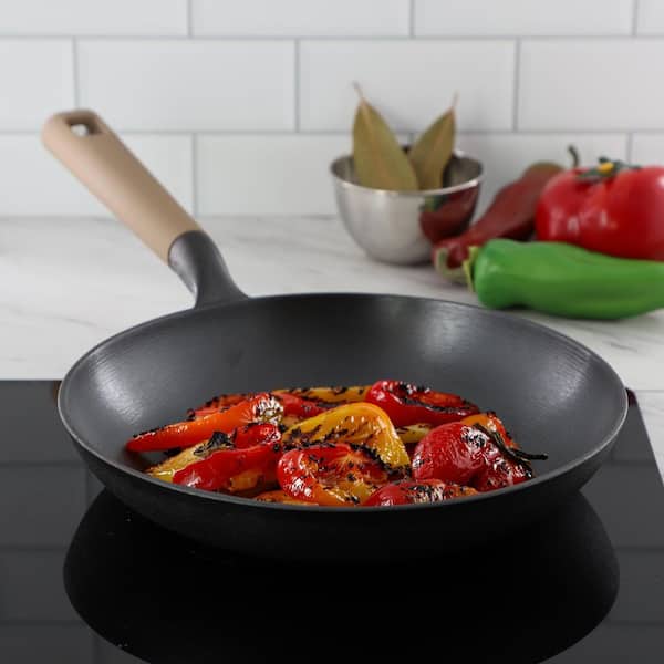 Gibson 9.5 in. Cast Iron Skillet with Bakelite Handle in Black