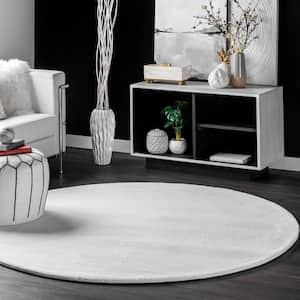 Layne Soft Silky Faux Rabbit Fur White 6 ft. x 6 ft. Indoor Round Rug