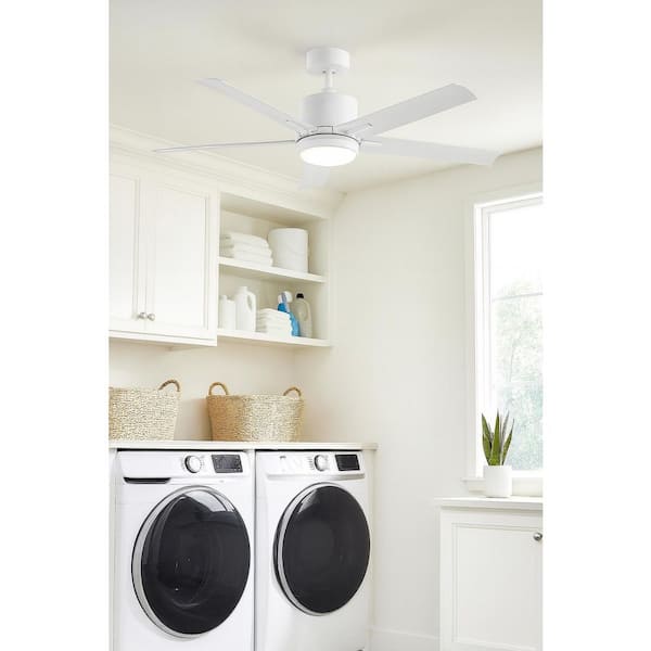 HINKLEY Vail 52.0 in. Indoor/Outdoor Integrated LED Matte White Ceiling Fan with Remote Control