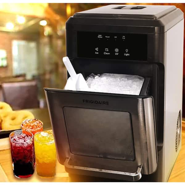 https://images.thdstatic.com/productImages/f8221793-f86b-40ae-8956-4c50c2b359a4/svn/black-frigidaire-freestanding-ice-makers-efic235-31_600.jpg