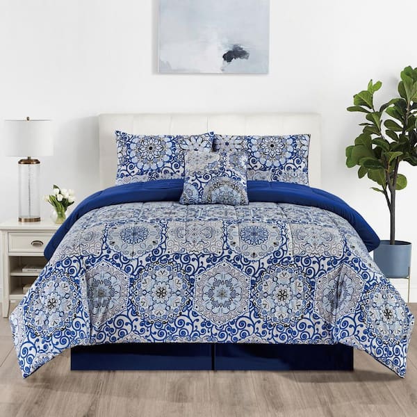 5-Piece Medium Warmth Reversible Aztec Blue Microfiber King Bed in a Bag