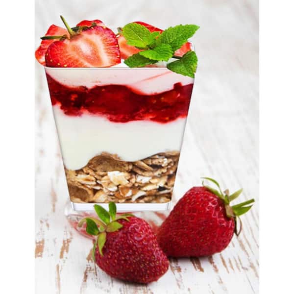 50 Pack 5 oz. Clear Plastic Dessert Cups with Lids Food Storage Type Disposable Mini Parfait Appetizer Cups