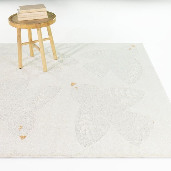 Isabelle White 5 ft. x 7 ft. Youth Animal Area Rug