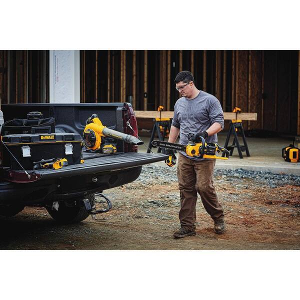 DEWALT 60V MAX 16in. Brushless Battery Powered Chainsaw