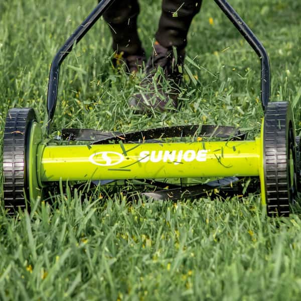 Sun Joe 14 in. Classic Quad Wheel 9-Position Manual Walk-Behind Reel Mower