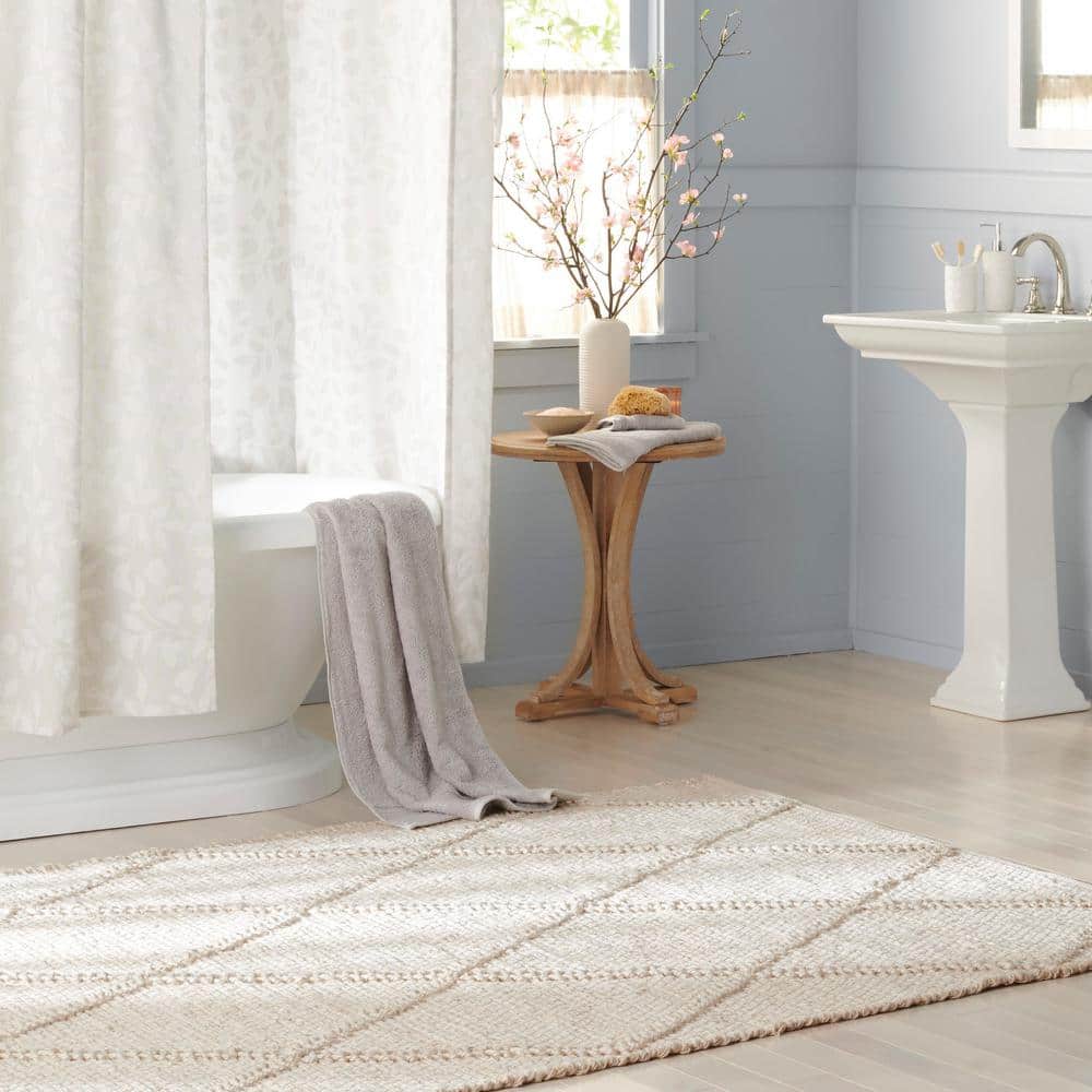 Natural Wool Diamond Tufted 5' x 8' Area Rug