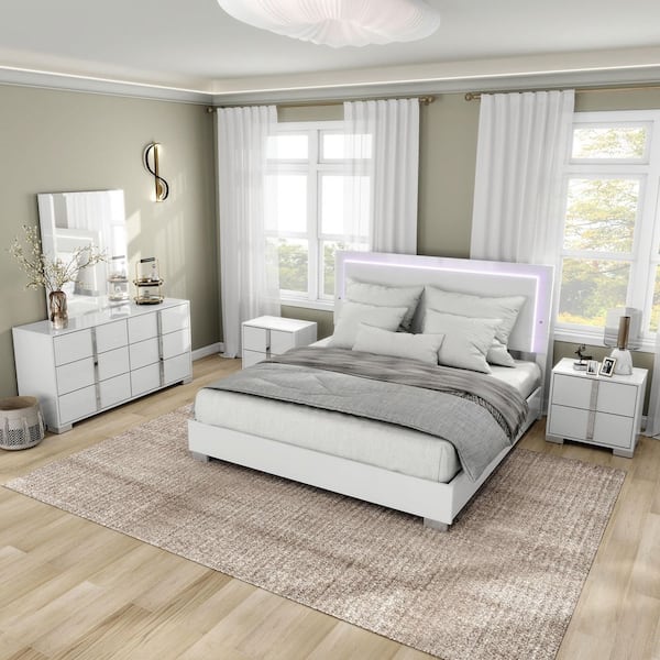 Furniture of America Mesala 5-Piece White Wood Frame King Panel Bedroom Set with LED Light on Headboard, Chrome Accents and Legs