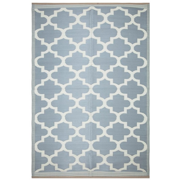 https://images.thdstatic.com/productImages/f86ef71a-1e78-410a-a237-cb565849c2be/svn/gray-white-beverly-rug-outdoor-rugs-hd-odr20955-10x13-64_600.jpg