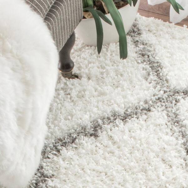 nuLOOM Shanna Easy Shag White 10 ft. x 14 ft. Area Rug OZEZ04A