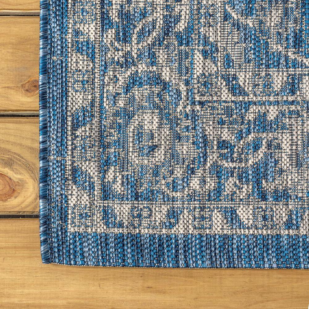 Handmade Look Light Gray Synthetic 5' Square Area Rug