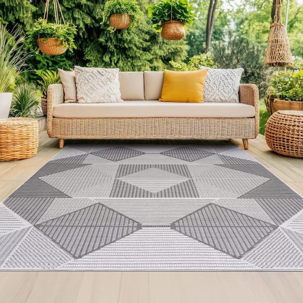 Bailey Dark Gray 8 ft. x 10 ft. Transitional Geometric Flat Weave Polypropylene Rectangle Indoor/Outdoor Area Rug