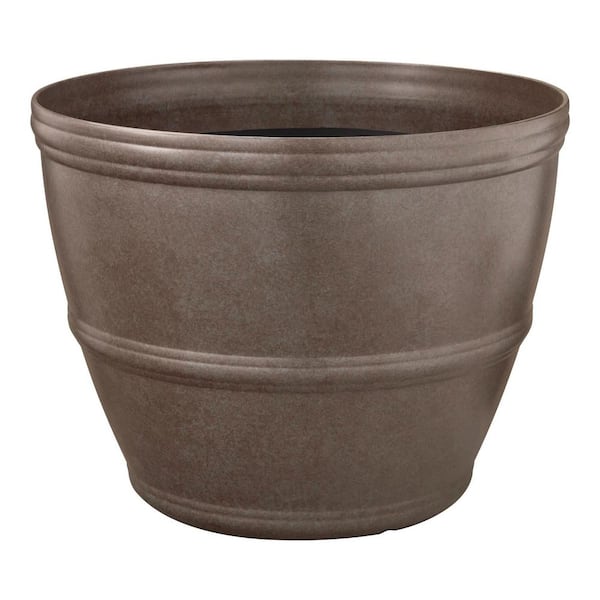 Alton Medium Brown Plastic Round Planter (20 in. L x 20 in. W x 15.4 in. H)