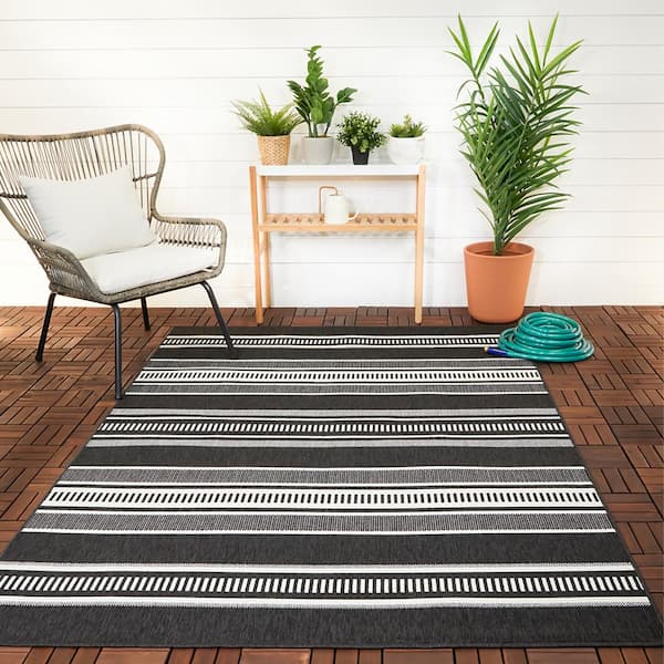 Striped Indoor Outdoor Area Rug, Indoor Outdoor Black And White Striped Rug