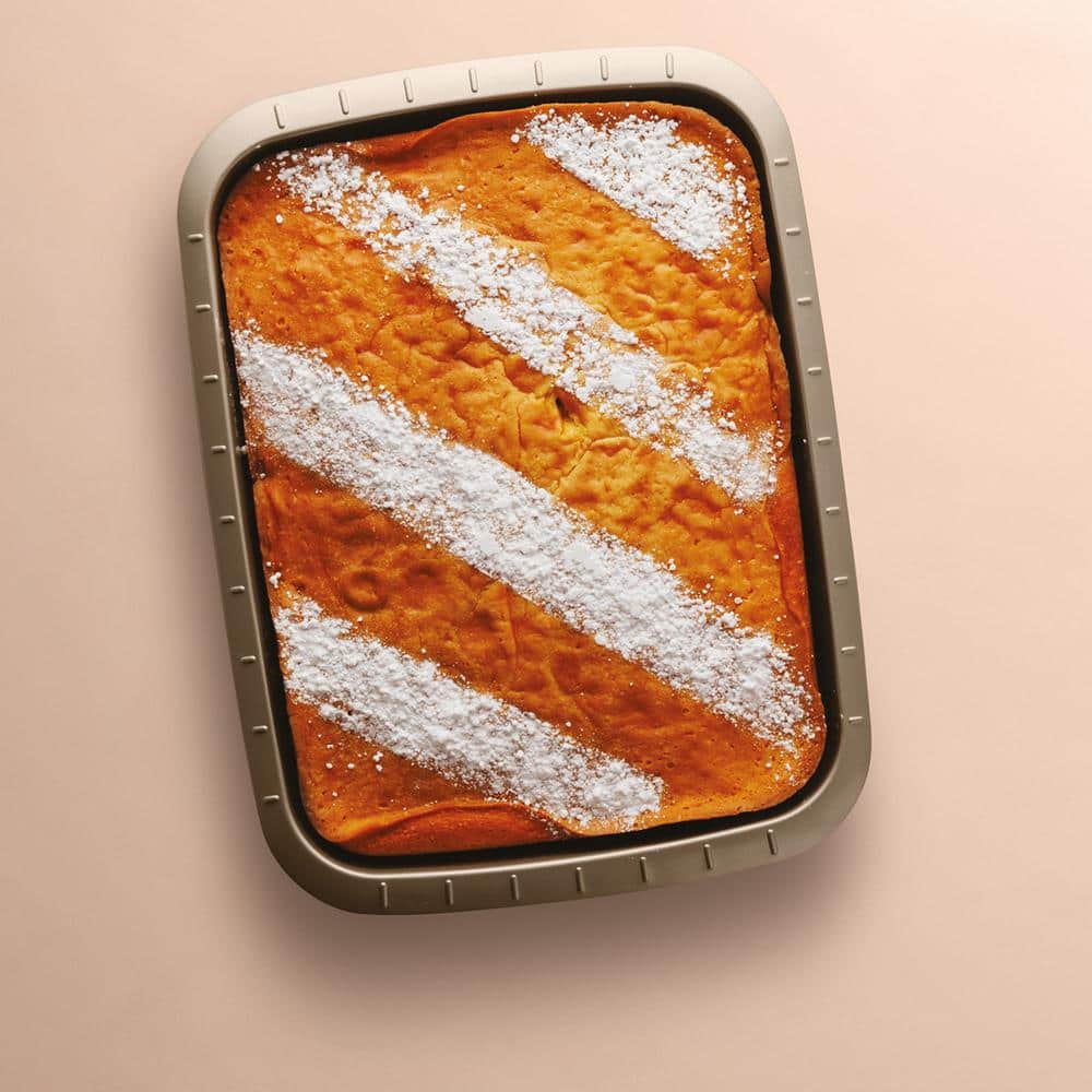 Beige Non-stick Carbon Steel Rectangular Cake Pan Set