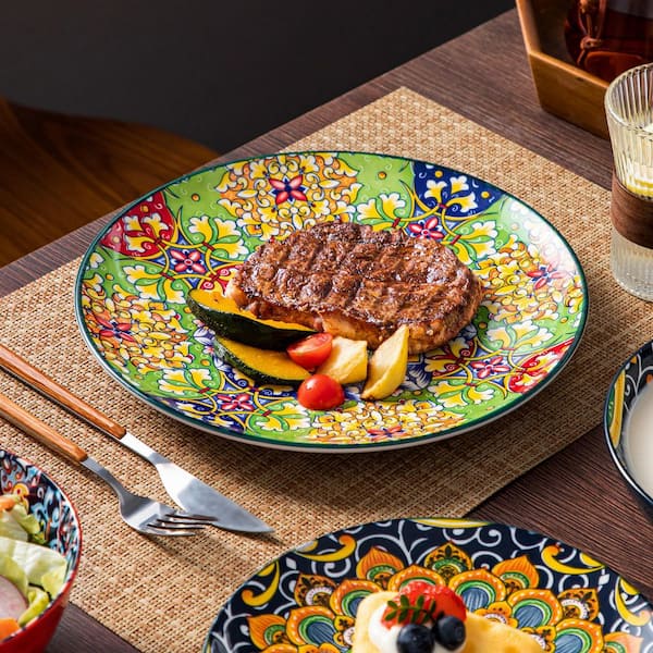 40-piece Set Square White Plates with Golden Rim, 20 Pieces 8.2 40-piece Set Square White Plates with Golden Rim, 20 Pieces 8.2