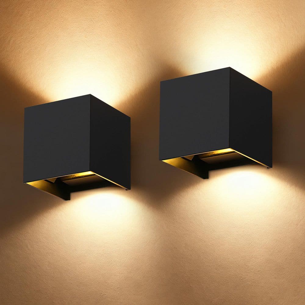 matte-black-hkmgt-outdoor-wall