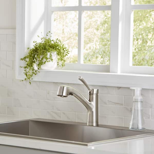 McKenna Single Handle Pull Out Sprayer Kitchen Faucet in Stainless Steel with Turbo Spray and FastMount