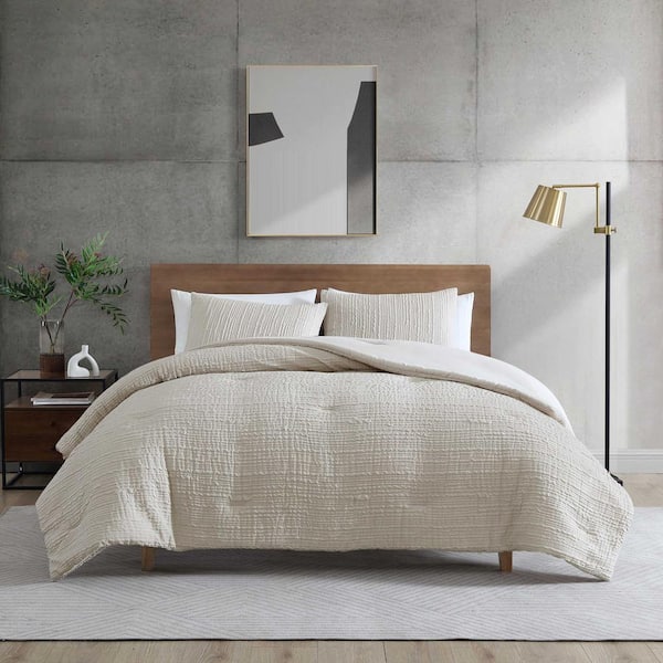 KENNETH COLE NEW YORK Serenity Wavy Lines Beige 2-Piece Microfiber Twin Reversible Hypoallergenic Comforter Sham Set