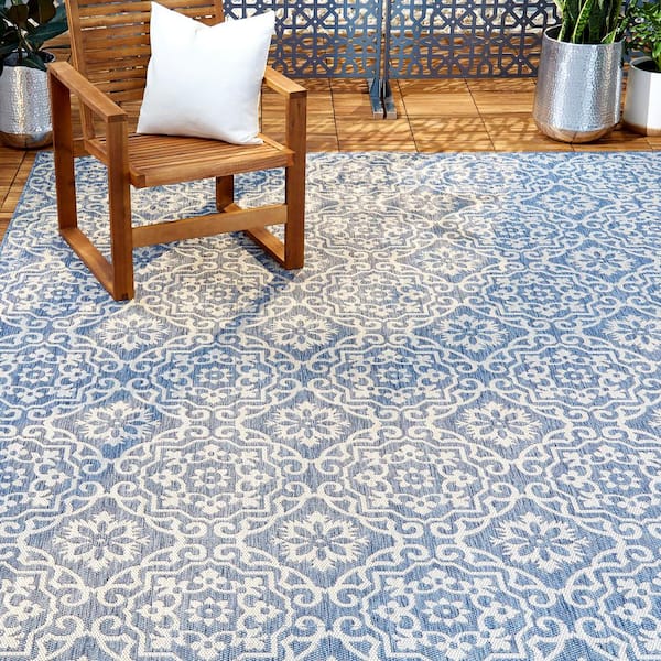 Patio Country Danica Blue/Grey 2 ft. x 3 ft. Geometric Indoor/Outdoor Area Rug