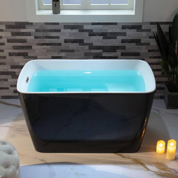 https://images.thdstatic.com/productImages/f9106c2e-b14e-41e8-a636-d688bfb6959b/svn/black-with-polished-chrome-woodbridge-flat-bottom-bathtubs-hbt7153-c3_600.jpg