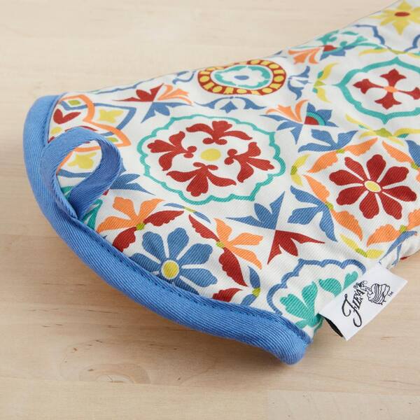 Home Collection Brown Kitchen Linen Bundle Package Oven Mitts 1 Pot Holder 2 Kitchen Towels 2 