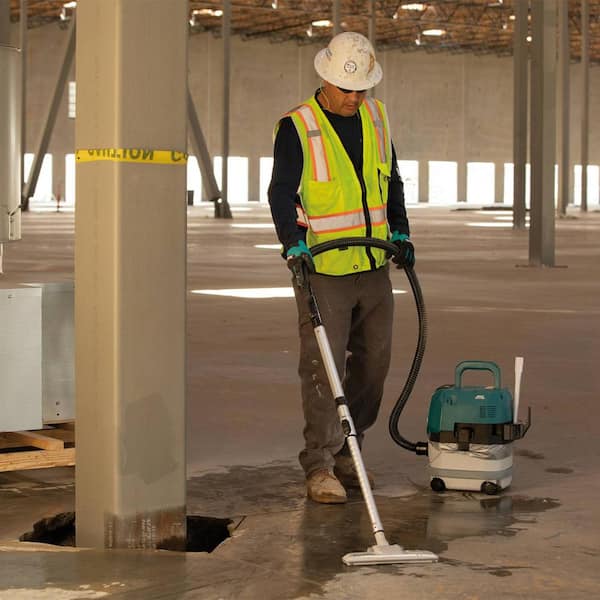 Makita 40V max XGT Brushless Cordless 2.1 Gallon Wet/Dry Dust