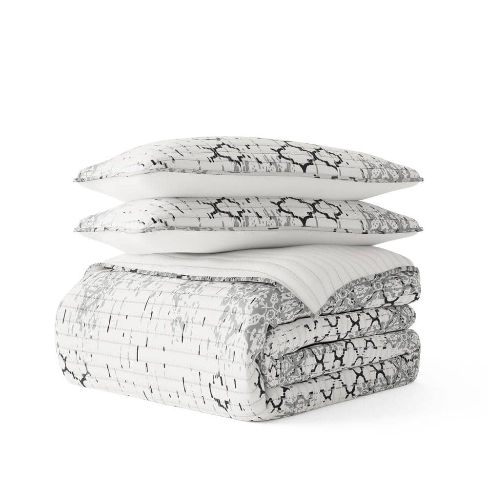 Light Gray Reversible Microfiber Full Quilt Set with Geometric Pattern