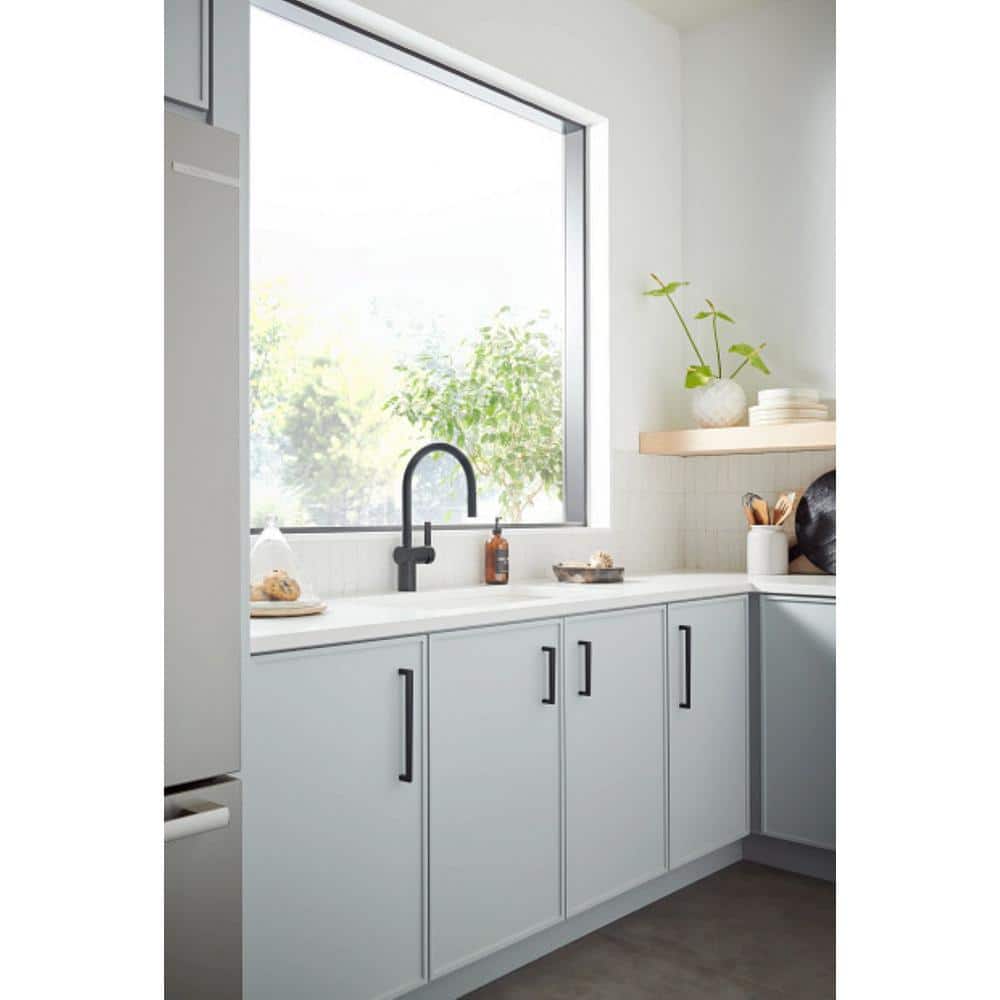Classic Elegance 18" Polished Nickel Kitchen Faucet with Pull-out Spray