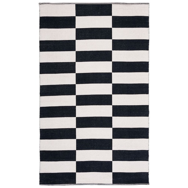 SAFAVIEH Montauk Black/Ivory 8 ft. x 10 ft. Checkered Area Rug