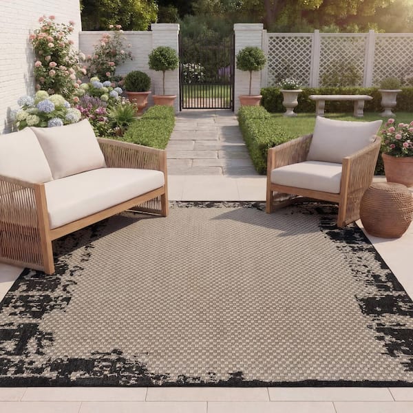 Beach House 4 ft. x 6 ft. Black/Beige Distressed Border Indoor/Outdoor Area Rug