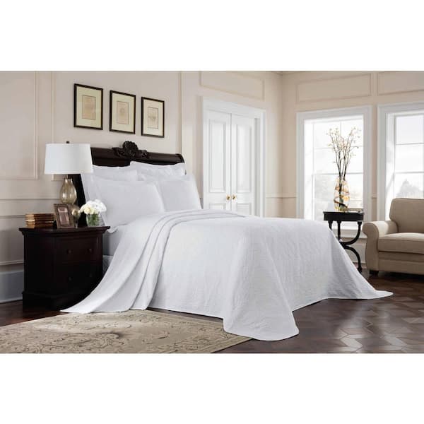 Royal Heritage Home Williamsburg Richmond White Solid Queen Coverlet