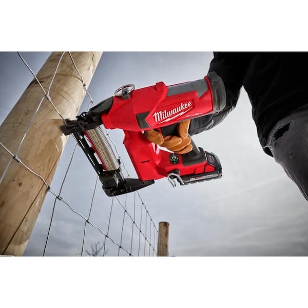 Milwaukee M18 Fuel Utility Fencing Stapler Review 2843 PTR