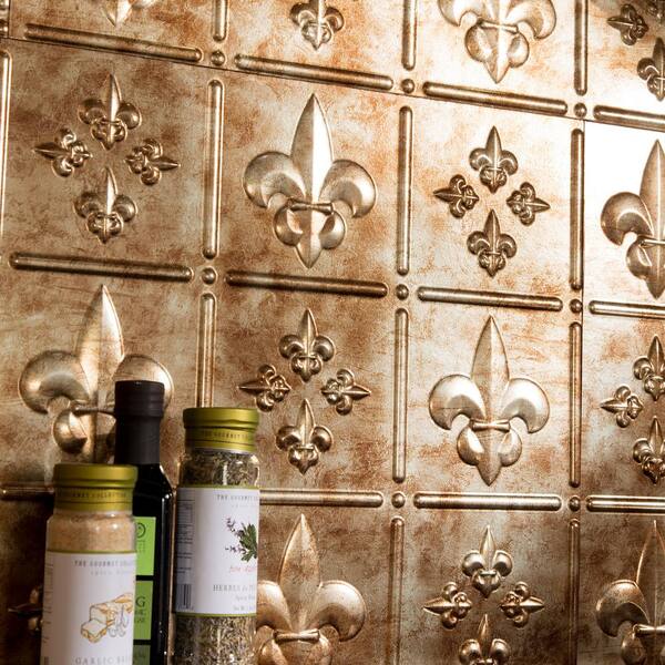 Fasade® Fleur-de-lis 18
