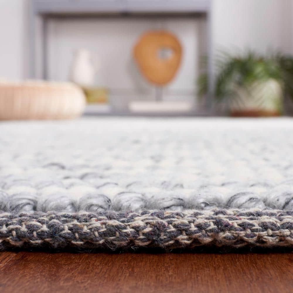 Ivory and Gray Tufted Handmade Wool Area Rug 5' x 8'