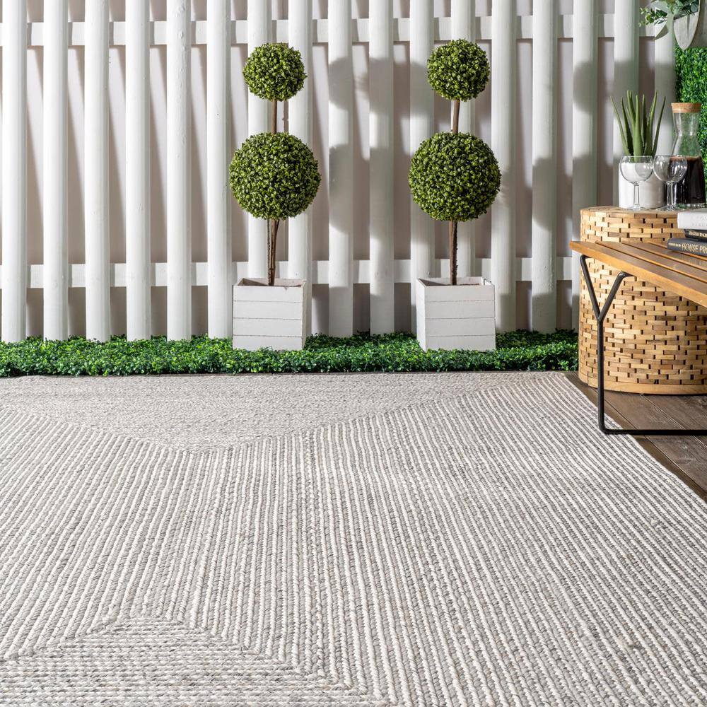 Ivory Braided Synthetic Indoor/Outdoor Runner Rug 31" x 10'
