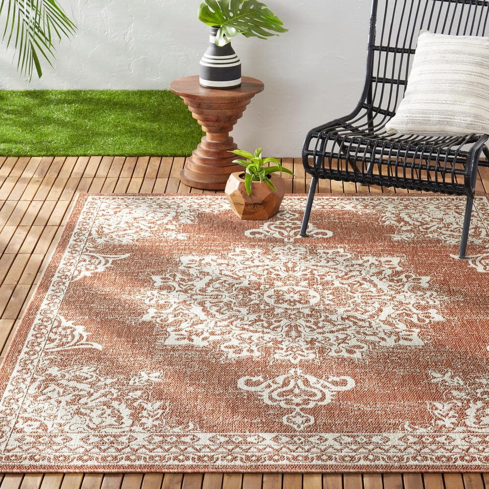 Reversible Rust Medallion 5' x 7' Synthetic Easy-Care Area Rug