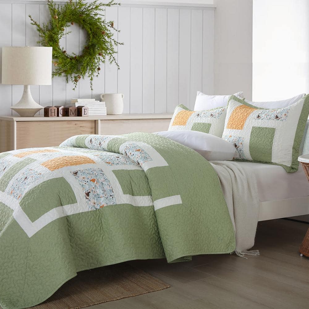 Green and Multicolor Cotton Patchwork Queen Quilt Set