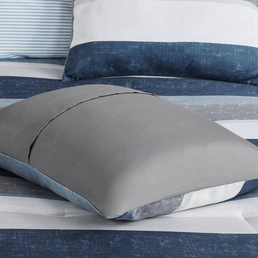 King Blue and Grey Microfiber 7-Piece Bed in a Bag Set