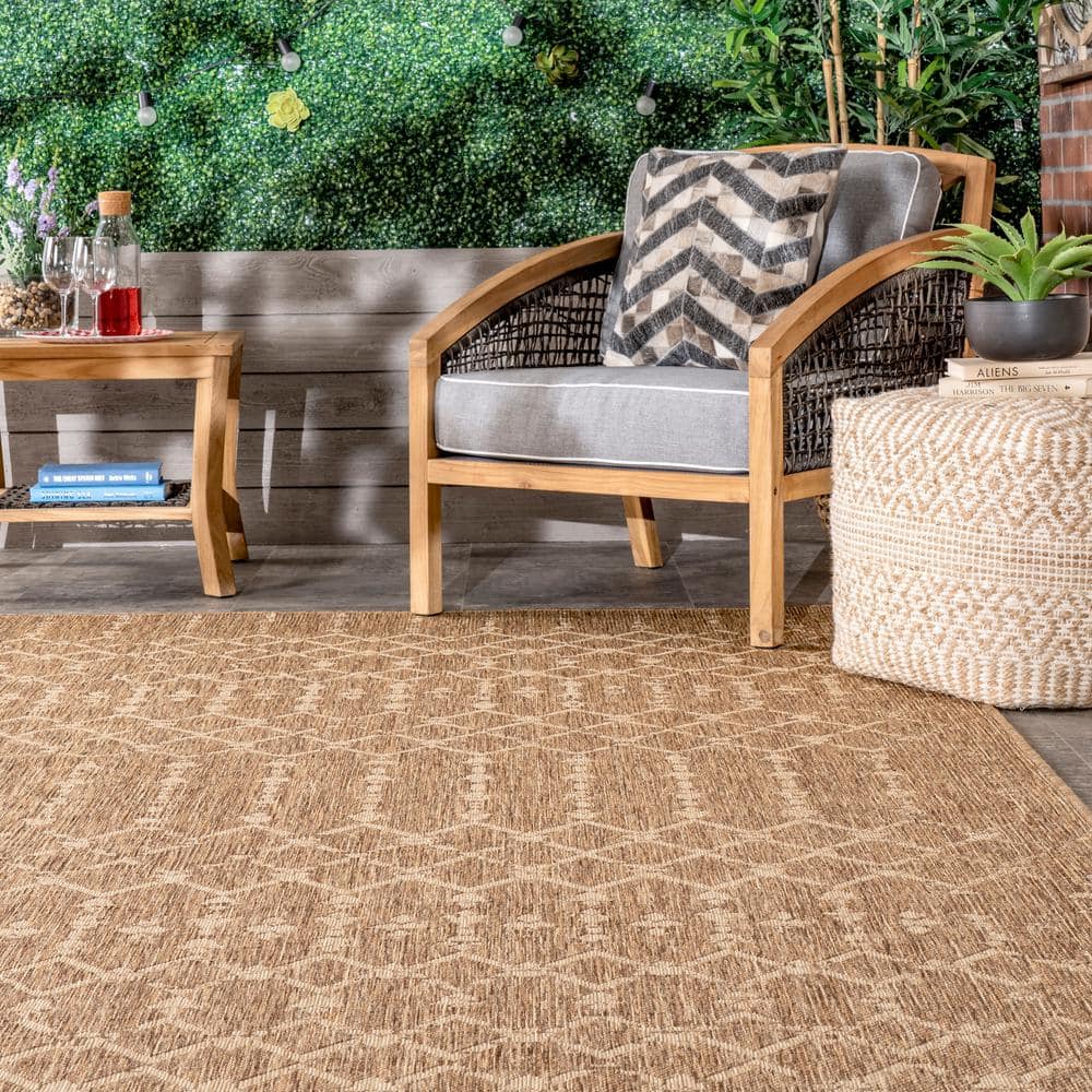 Reversible Easy-Care Beige Synthetic 4' x 6' Indoor/Outdoor Rug