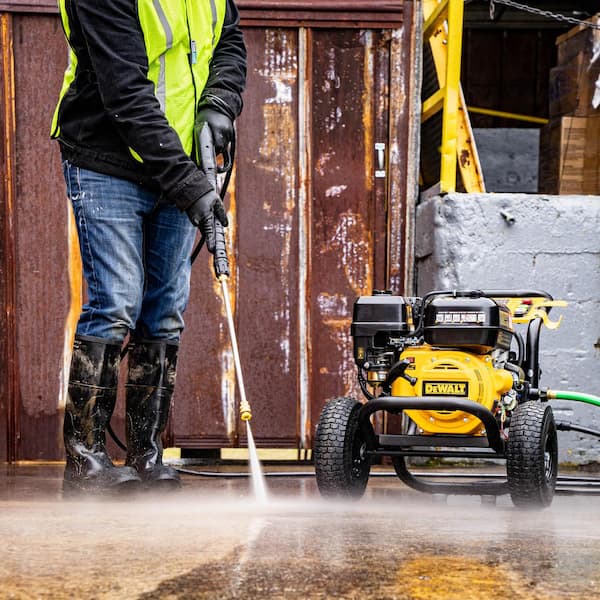 DEWALT 3400 PSI at 2.5 GPM Cold Water Gas Pressure Washer with Electric  Start - Discount Depot