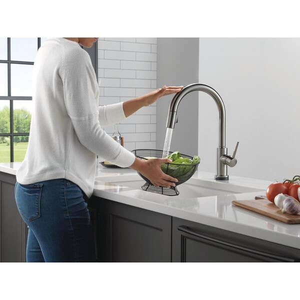 Delta Trinsic VoiceIQ Touch2O with Touchless Technology Single
