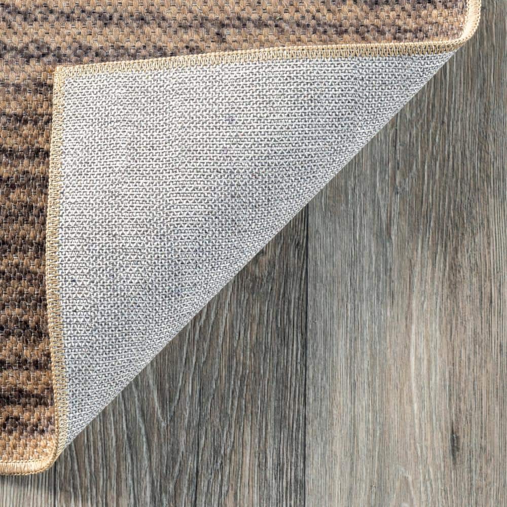 Natural and Gray Geometric Synthetic 3' x 5' Washable Area Rug