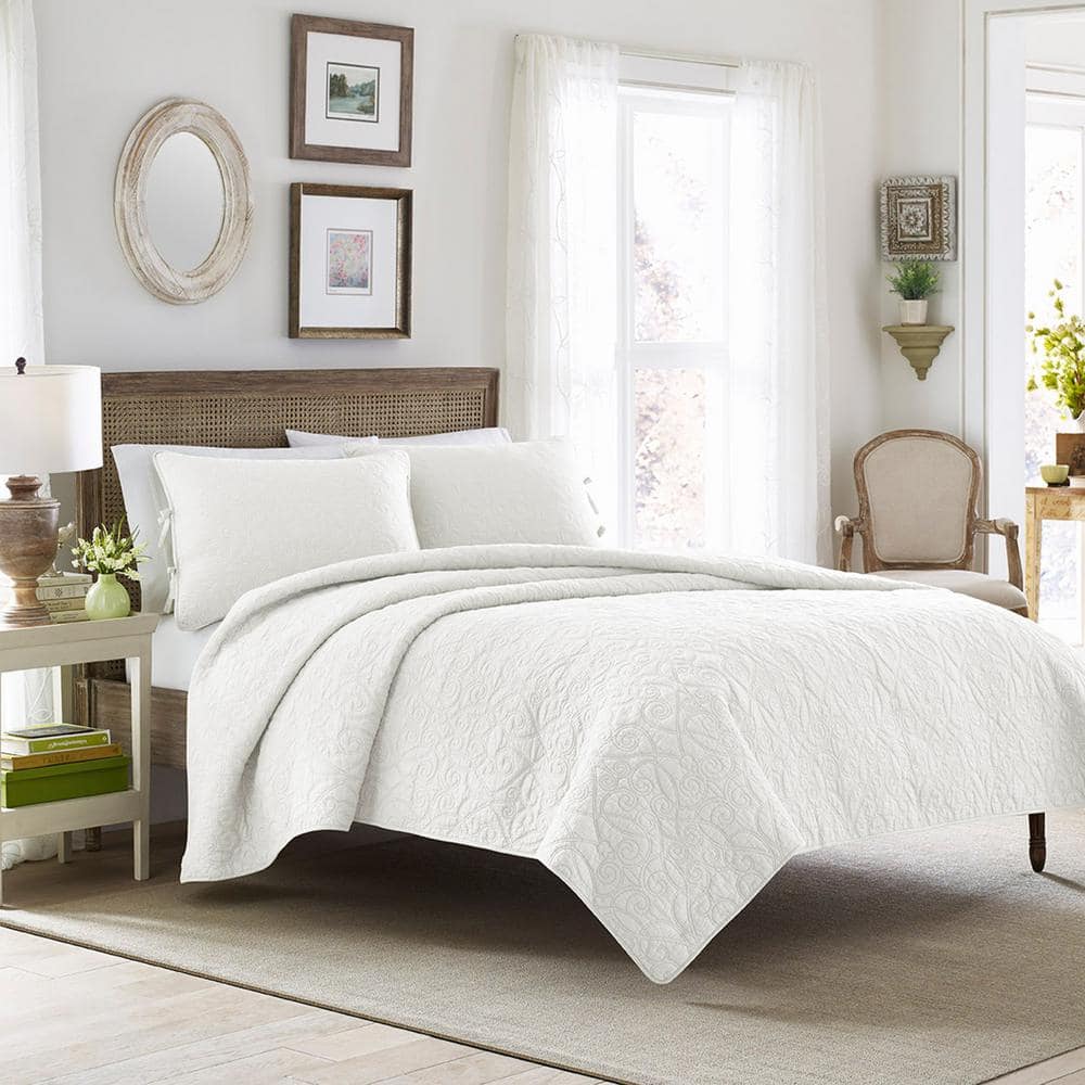 https://images.thdstatic.com/productImages/fa1675d6-0c4c-45b2-8857-fb60f86c40fd/svn/laura-ashley-bedding-sets-213793-64_1000.jpg