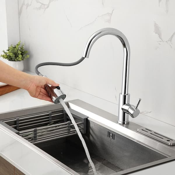 Stainless Steel Single-Handle Pull Down Sprayer Kitchen Faucet in Chrome