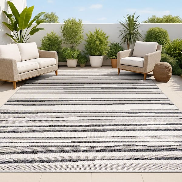 JONATHAN Y Castara Wavy Stripe Modern Cream/Dark Gray 5 ft. x 8 ft. Indoor/Outdoor Area Rug