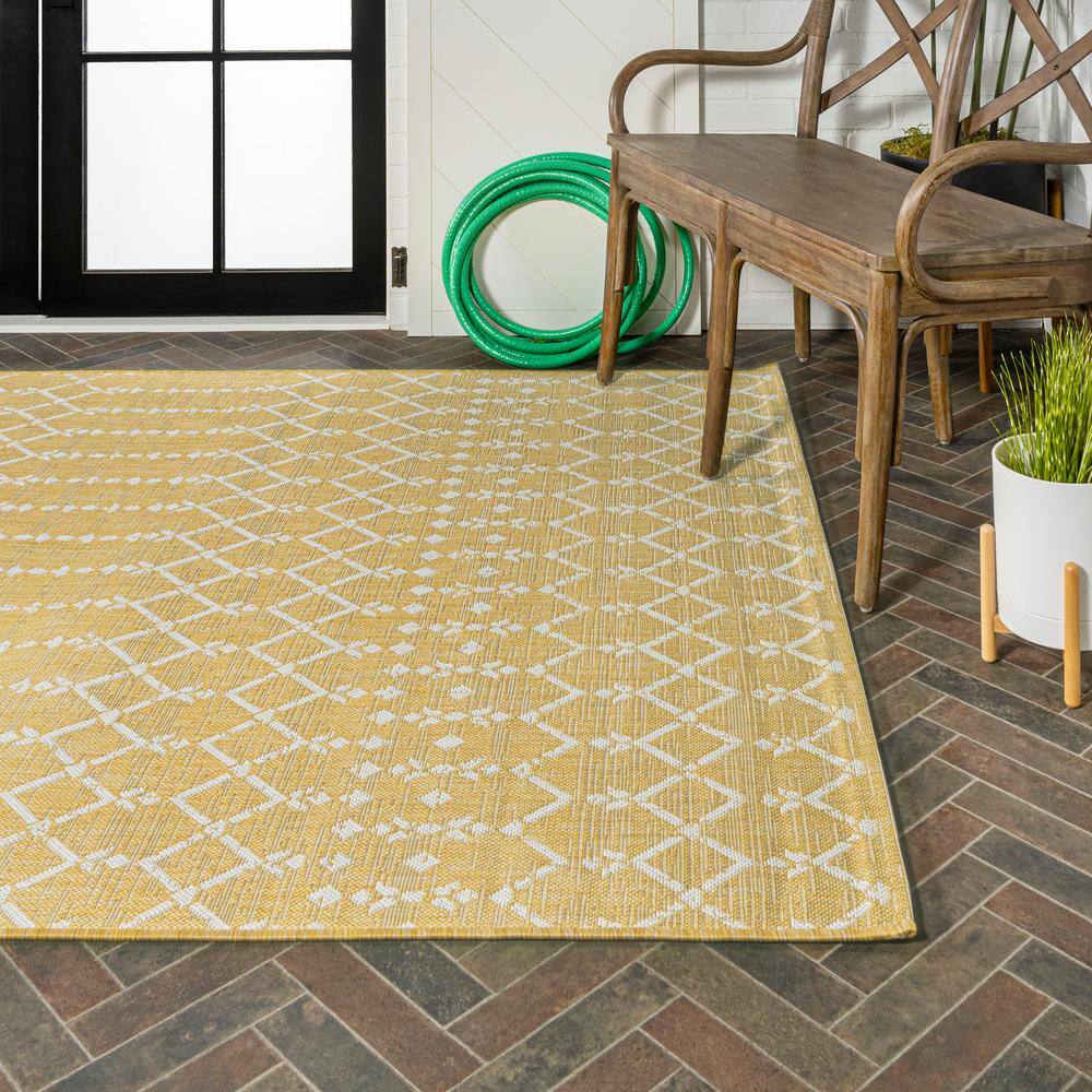 Boho-Chic Moroccan Geometric Black and Gray 5' x 7' Outdoor Area Rug