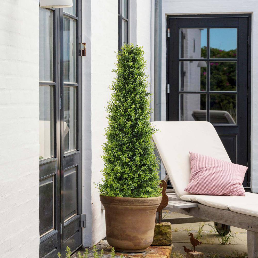 48'' Green Plastic Boxwood Topiary Trees in Black Pots