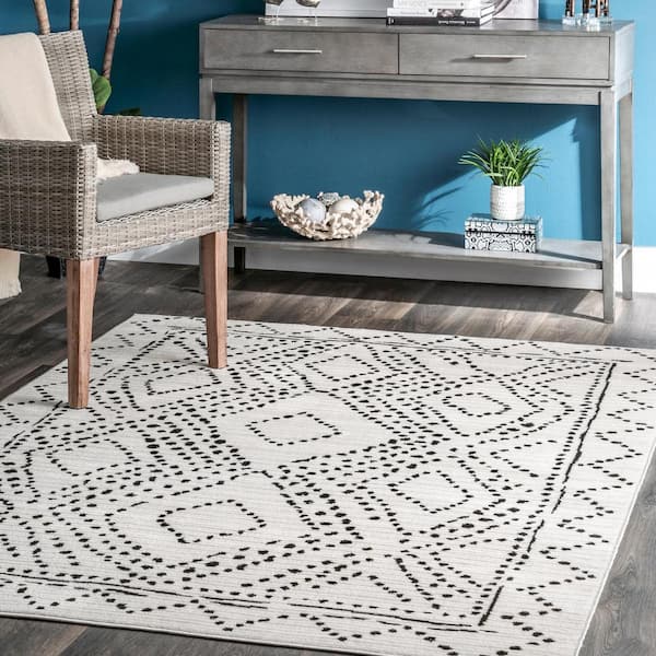 Mila Dotted Diamond Trellis Gray 8 ft. x 10 ft. Area Rug